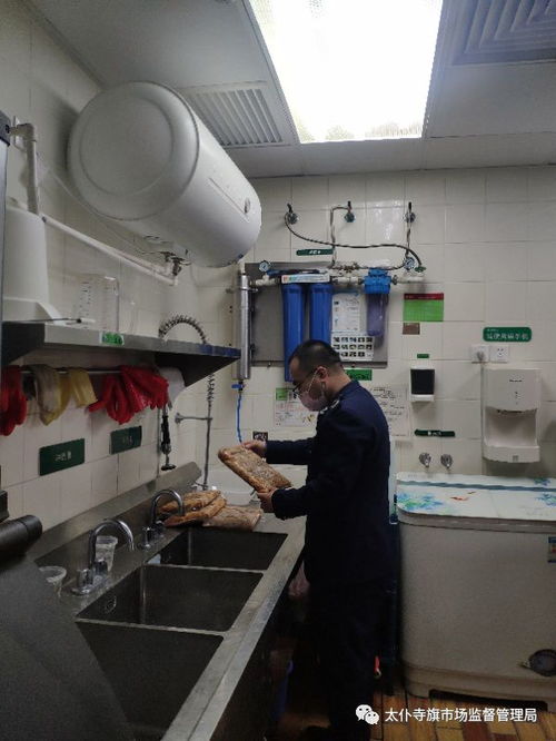 太仆寺旗市監(jiān)局開展餐飲服務(wù)食品安全風(fēng)險(xiǎn)隱患拉網(wǎng)式大排查，筑牢群眾飲食安全防線