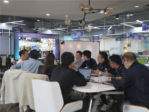 軟銀機器人與擎朗智能深化戰略合作 共拓全球餐飲服務機器人市場新篇章